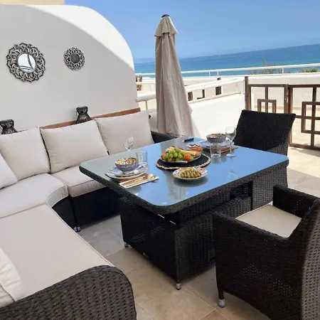 Spacious Stunning Views 2-bed * 에스테포나