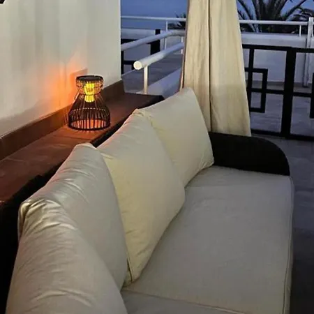 Spacious Stunning Views 2-bed 에스테포나