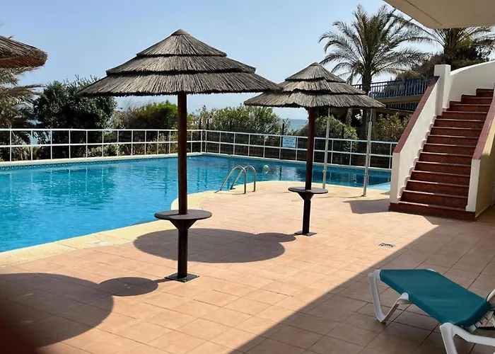 Spacious Stunning Views 2-bed