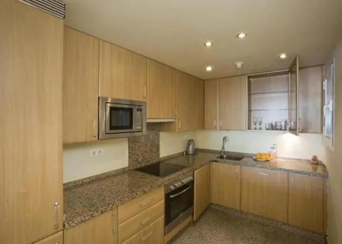 Spacious Stunning Views 2-bed *