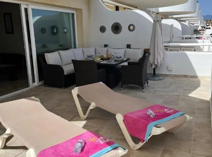 Spacious Stunning Views 2-bed